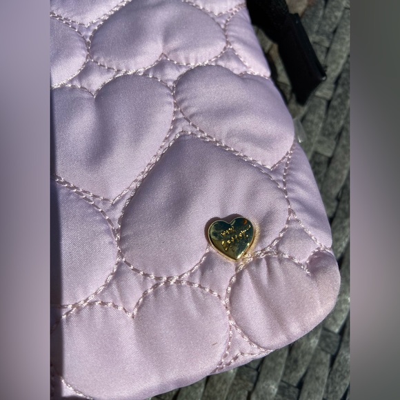 🩷 Betsey Johnson Pale Pink Heart Quilted 💕🌸 Cosmetic Case - Picture 3 of 11